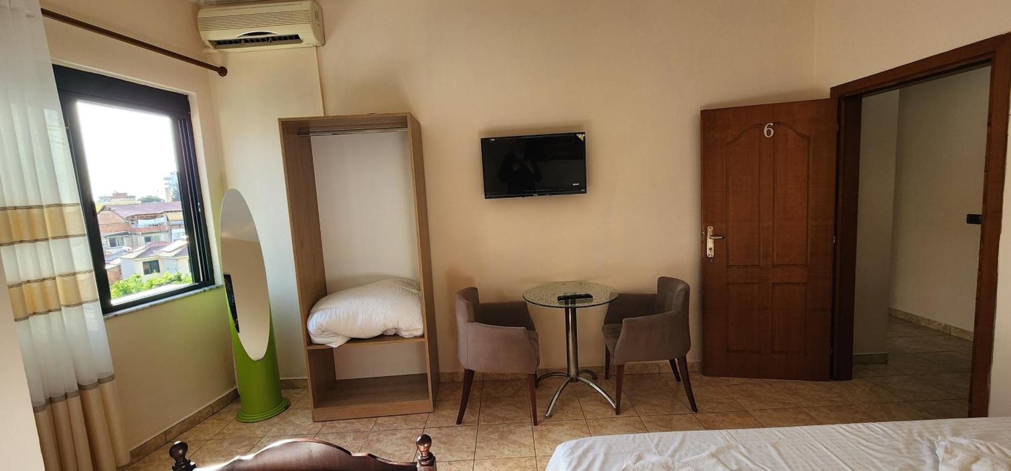 Hotel La Villa Tirana Exterior foto