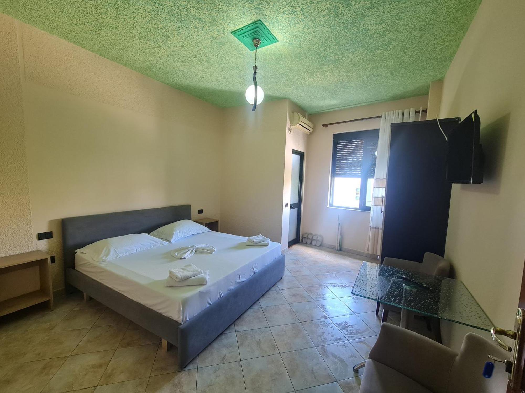 Hotel La Villa Tirana Exterior foto